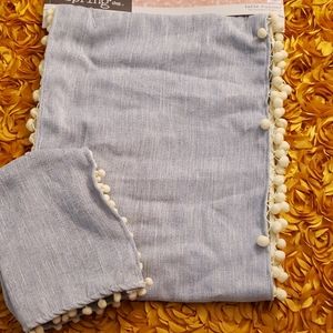 Table Runner and 8 Napkins